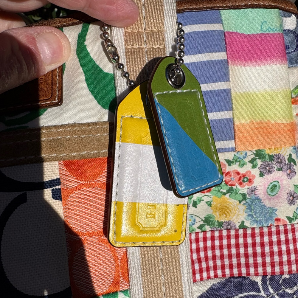 Coach Vintage Patchwork Hampton weekend Tote EUC - image 8